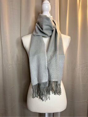 100% Cashmere Scarf Made in Scotland Gray Ivory Fringe Soft Luxury Winter Wrap